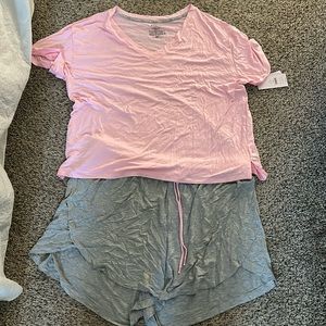 Women's 2X JOYSPUN super soft and comfy gray shorts & pink vneck lounge bundle